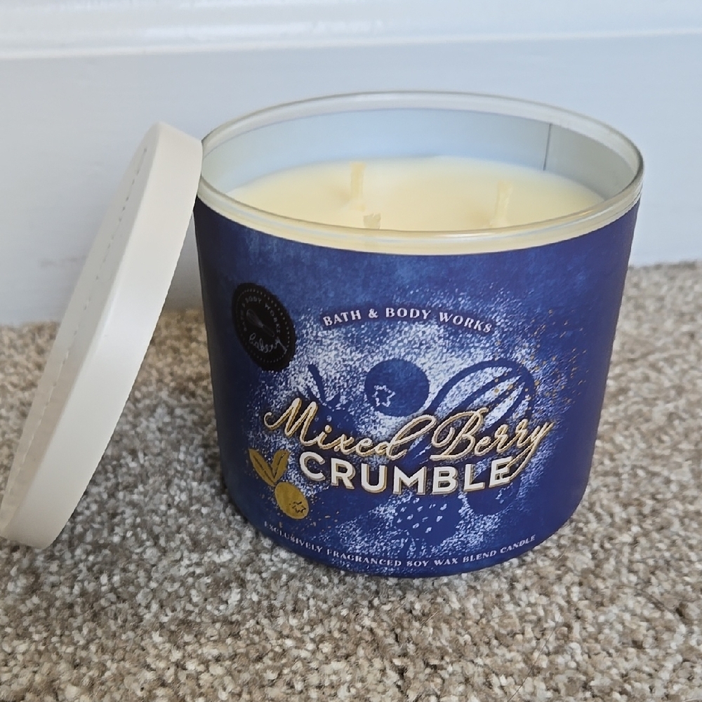 Bath & Body Works Mixed Berry Crumble Candle